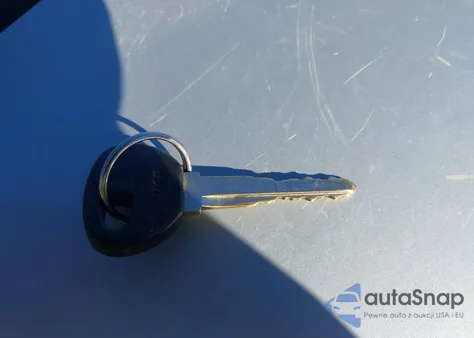 2005 Mazda Mazda6 I Base из США, поврежденный, VIN 1YVFP80C855M63393